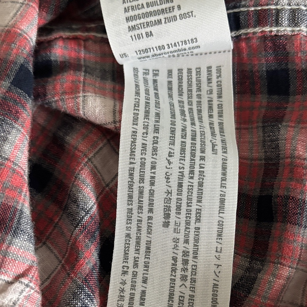 Abercrombie & Fitch Men’s Red Blue Plaid Muscle Fit Button-Down Shirt – Size M - Picture 6 of 6